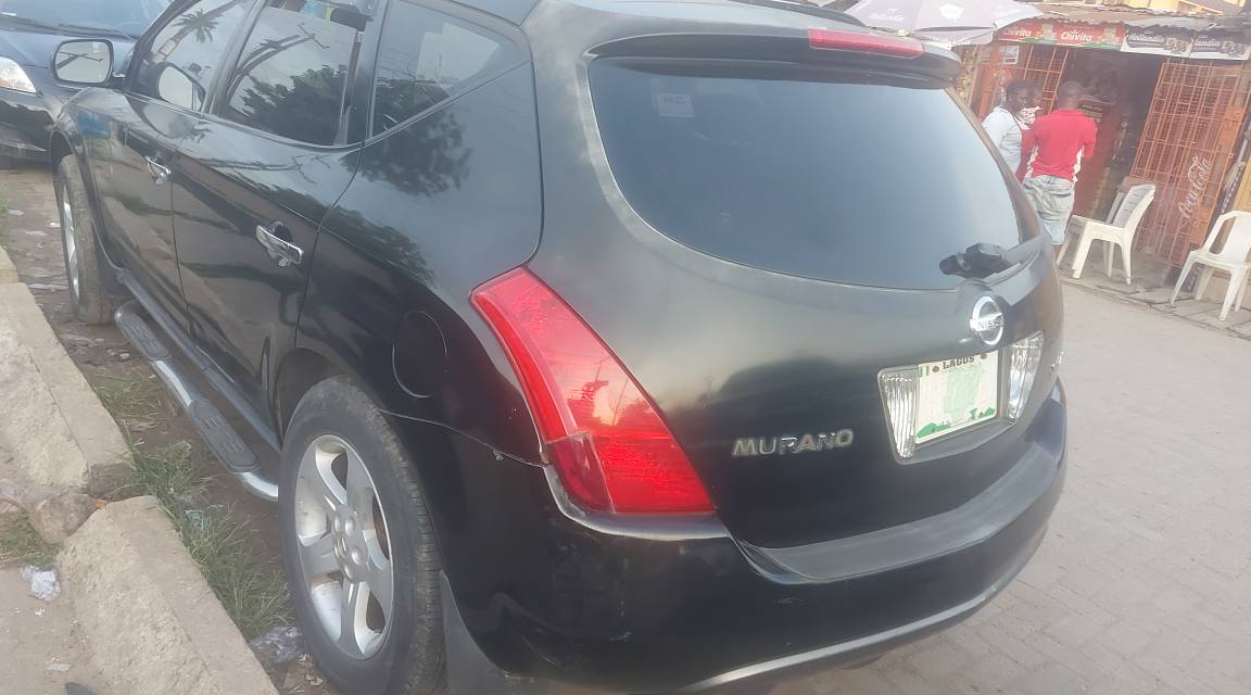 A picture of Nissan murano pristine car 2006 model