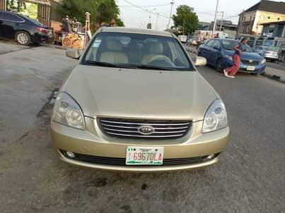 A picture of 2007 kia optima