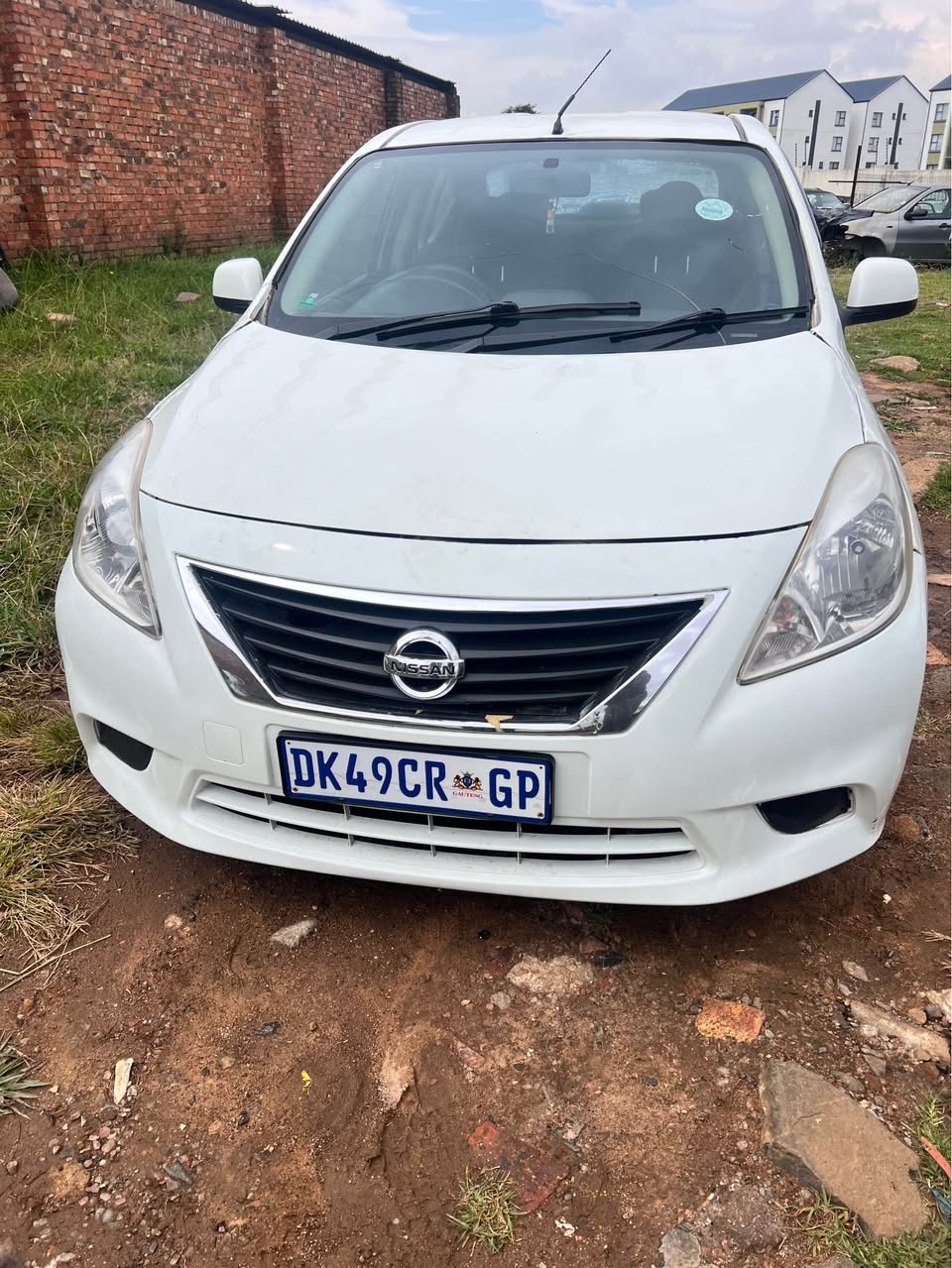 nissan almera