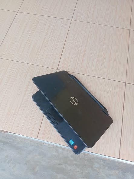 A picture of Dell vostro i3