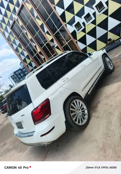A picture of 2010 Mercedes Benz GLK350