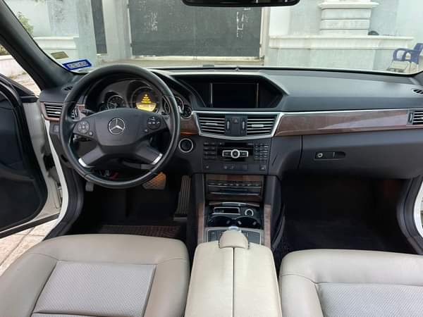 A picture of MODERATE LUXURY FOREIGN USED E350 2012 MERCEDES BENZ KEY ENTRY