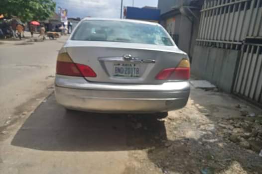 A picture of toyota Avalon dash board very good engine and gear