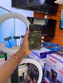 A picture of i phone 7 GB 128 bh 100 haiana shida yoyote