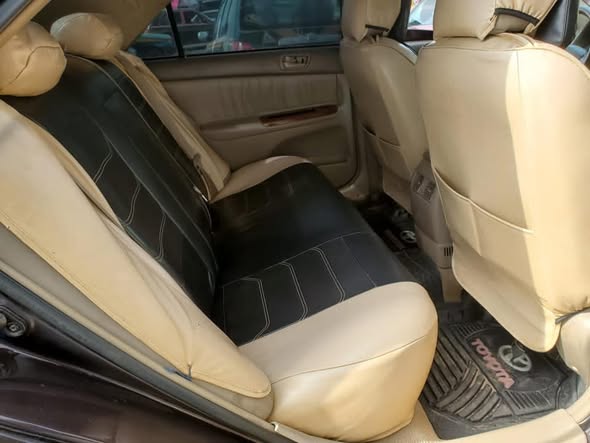 A picture of Toyota Camry 04 XLE v6