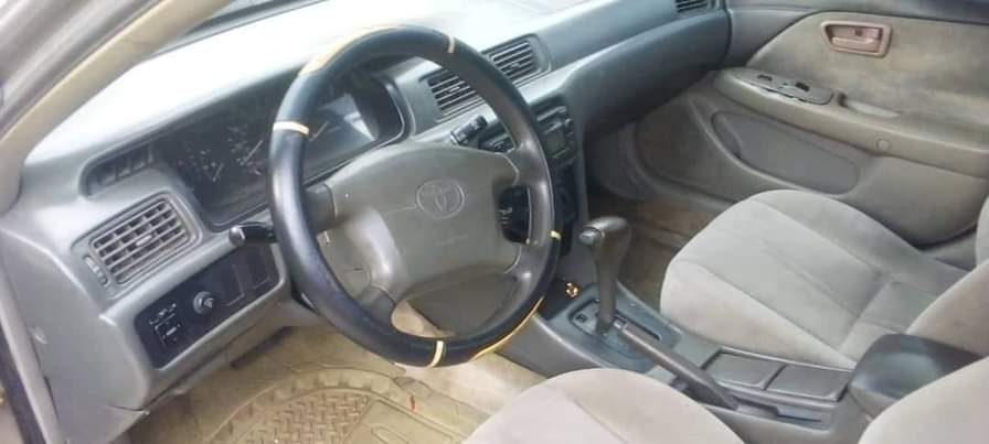 A picture of 1999 Toyota 1999 G