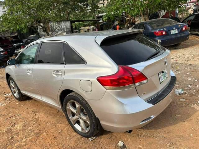 A picture of 2010 Venza Venza Venza