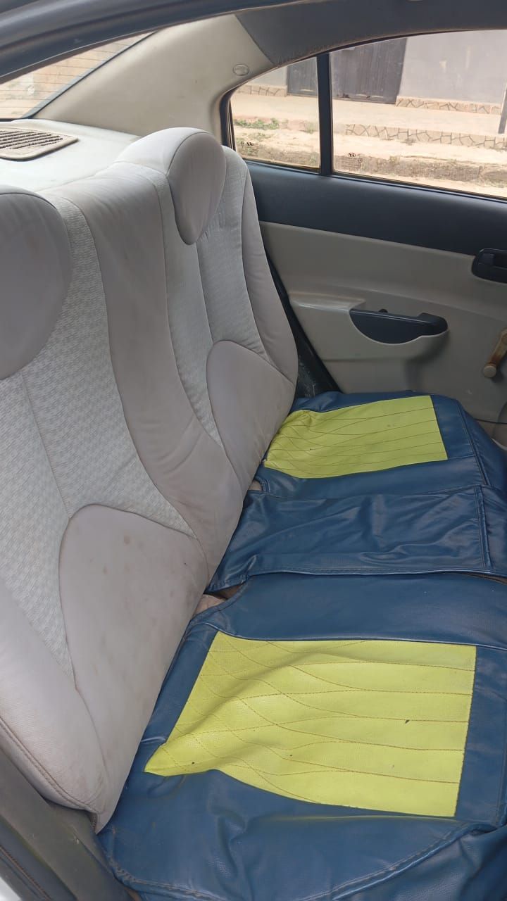 A picture of 06 Kia rio