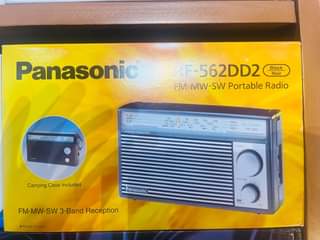 A picture of Panasonic RF 562DD2 Portable Radio