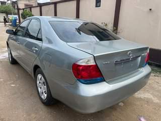 A picture of Toyota Camry 05 XLE