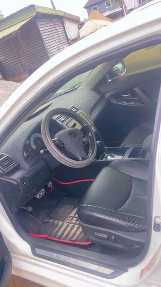 A picture of Toyota Camry 2010 with Venza Engine