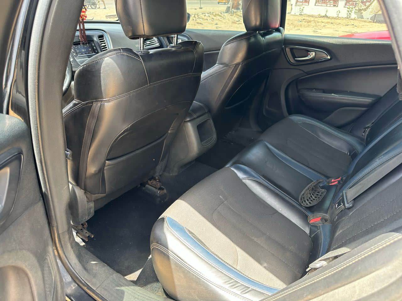 A picture of DISTRESS SALE kano Very clean Chrysler 2015 model with duty