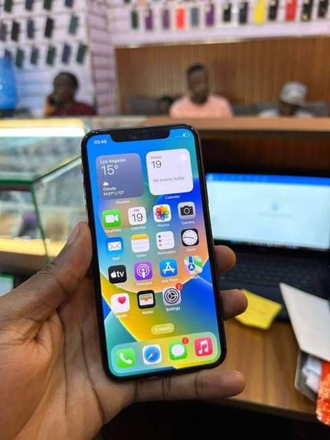 A picture of iPhone X 256