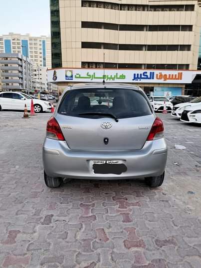A picture of TOYOTA YARIS MODEL 2011 GCC full automatic family Use car