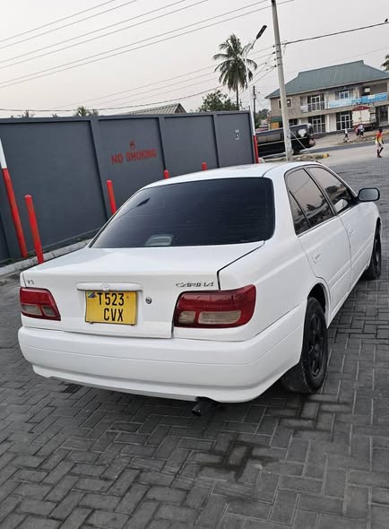 A picture of Toyota carina t i ml 6 7