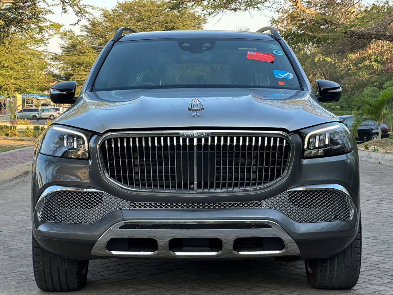 A picture of Mercedez Benz Maybach Price 1B Tzs Contact Year 2022 Gear