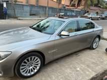 A picture of BMW 750Li 2012 head turner