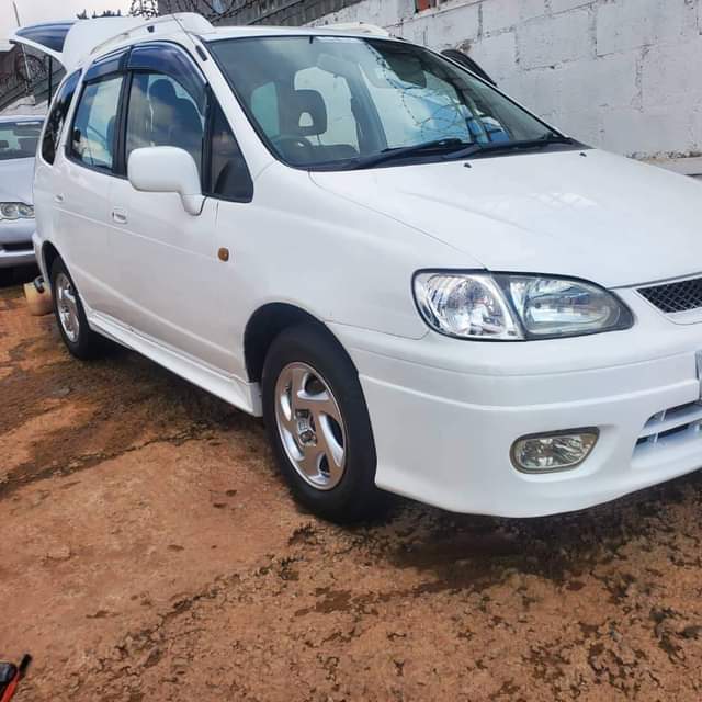 A picture of 2000 Toyota Spacio 263