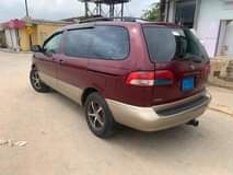 A picture of 2001 TOYOTA Sienna Xle