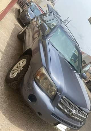 A picture of Toyota Highlander 05