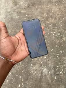 A picture of iphone x