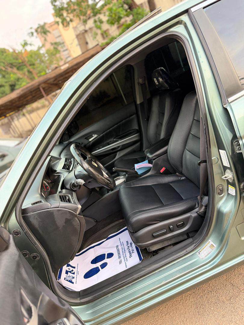 A picture of For sale Belgium standard 2010 Honda accord