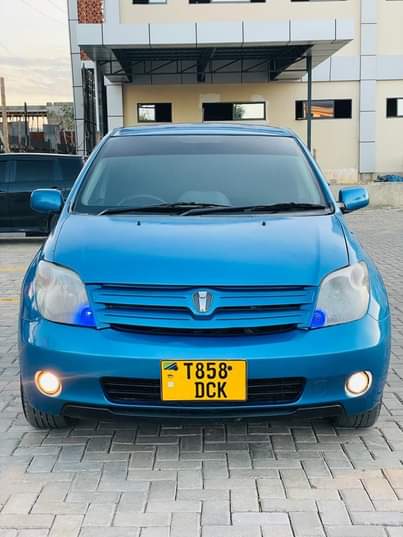 A picture of TOYOTA IST
