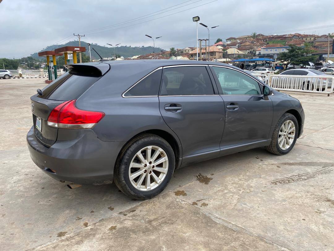 A picture of Toyota venza 2011