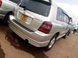A picture of 2004 Toyota Kluger