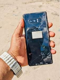 A picture of Samsung note 8 nauza km spear imezima ghafr but mara