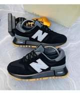A picture of Confirm men s sneakers
