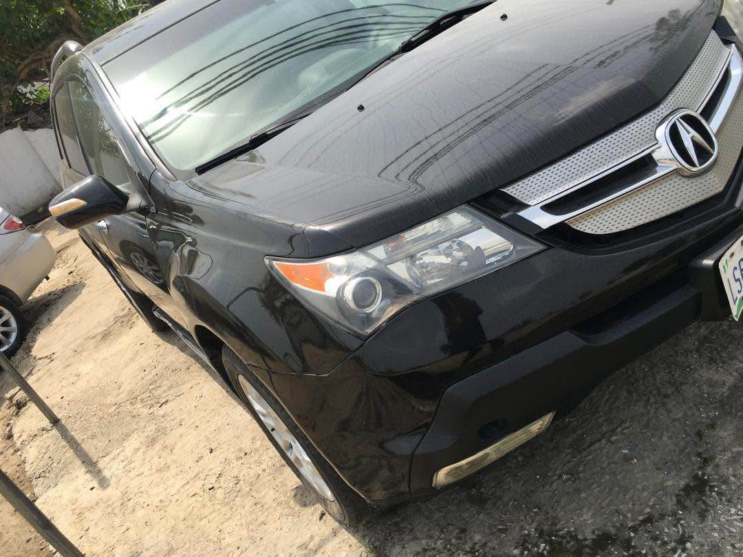 A picture of Acura MDX