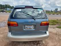 A picture of Toyota sienna 2000 model