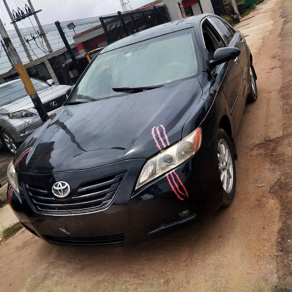 A picture of Toyota Camry 4plugs. Engine is and untouched The gear is