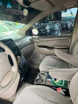 A picture of Toyota Sienna 2005 model direct Belgium