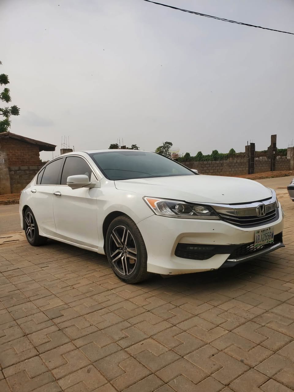 A picture of Honda Accord 2014 Model 4 plugs Thumb start Going for