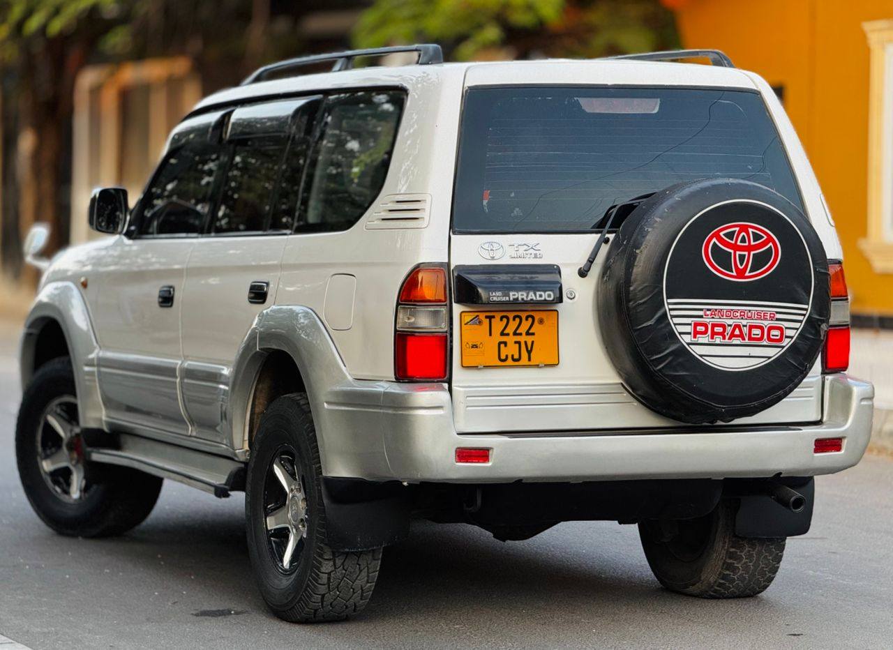 A picture of TOYOTA PRADO