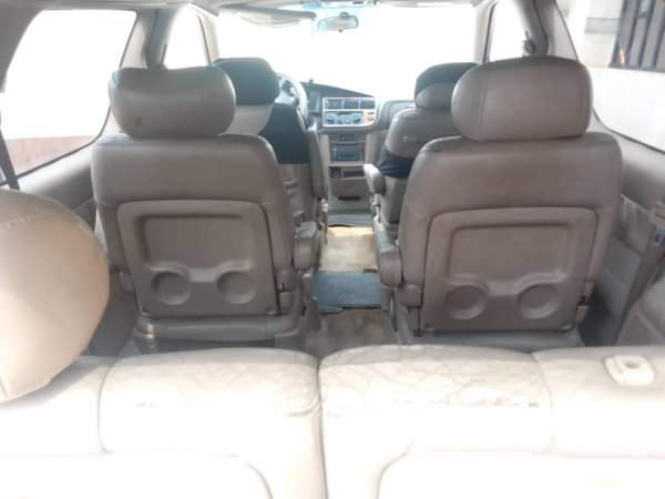 A picture of Distress sales Toyota sienna first body working perfect engine Gear