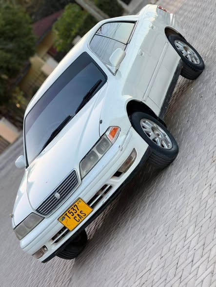 A picture of TOYOTA MARK 11 OLD MODEL