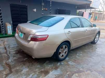 A picture of Toyota Camry 08 Hybrid