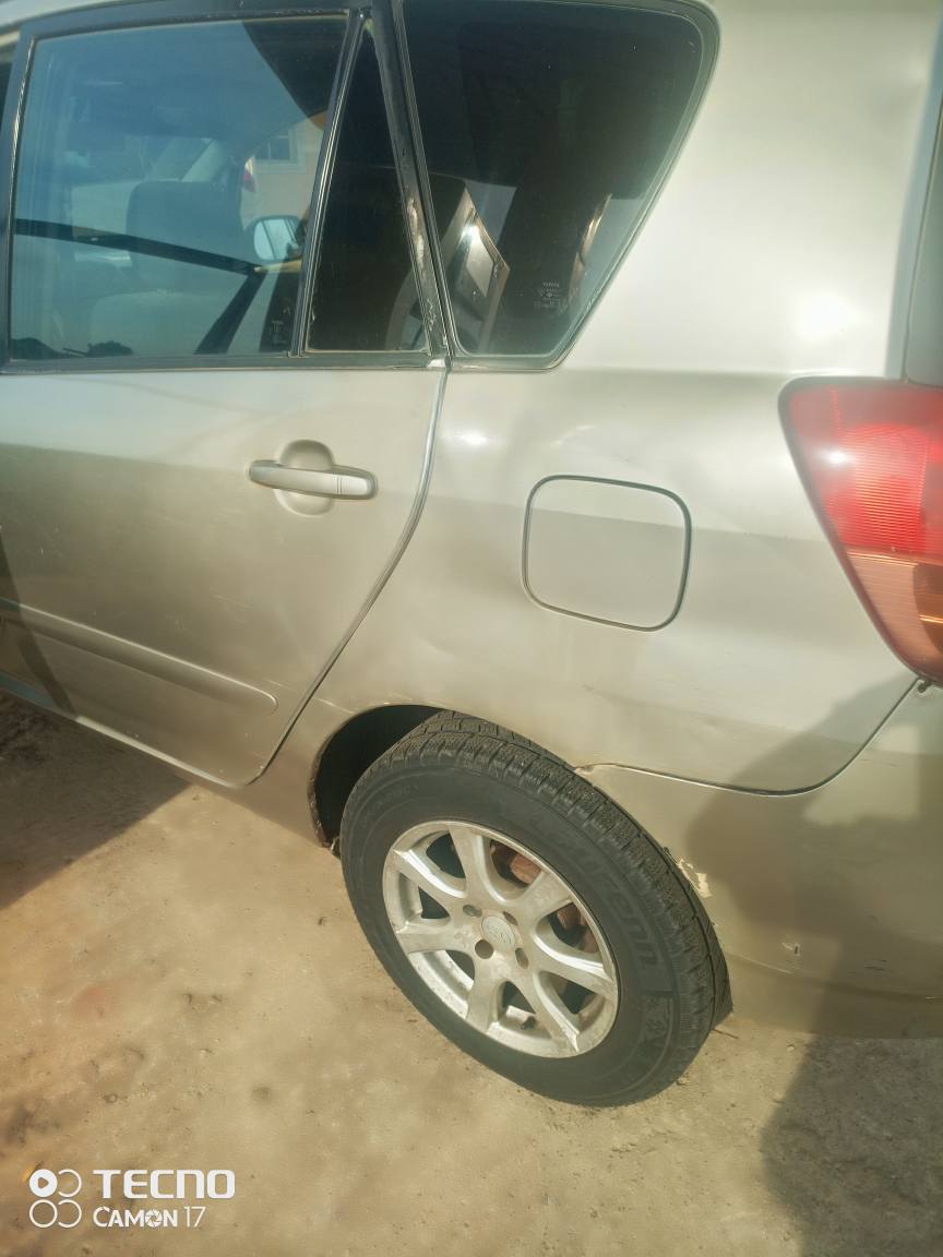 A picture of Corolla verso