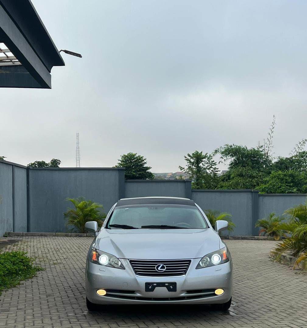 A picture of TOKS 2009 ES350 WITH PANORAMIC VIEW ROOF AVAILABLE GOOD DEAL