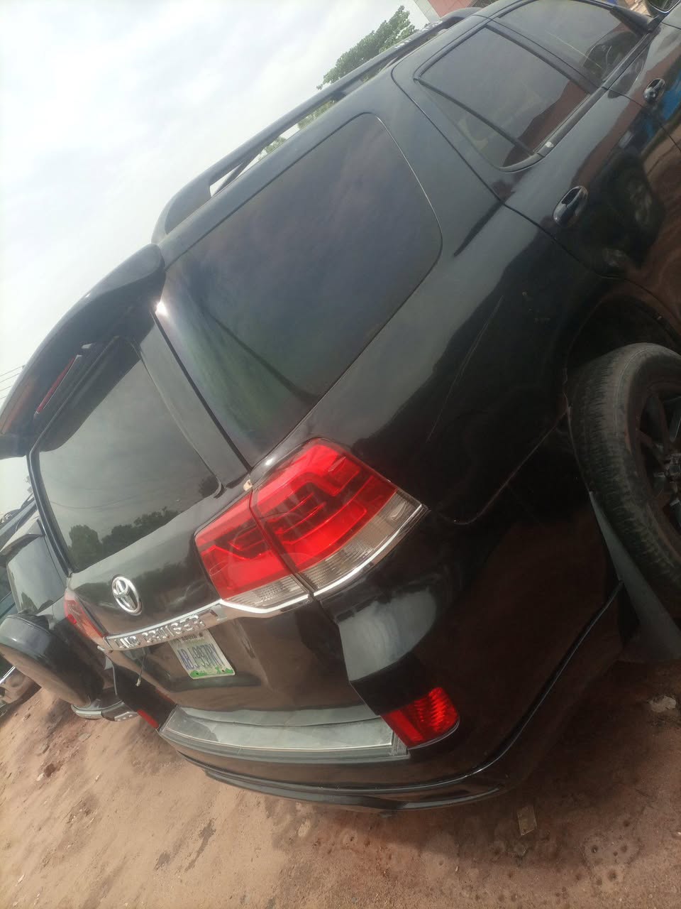 A picture of Toyota Sequoia Upgraded to Land Cruiser