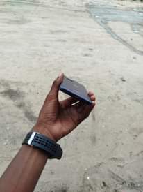 A picture of AQUOS 5G GB 64 RAM 4 BEI 150K SERIOUSLY PG