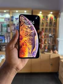 A picture of iPhone Xs max