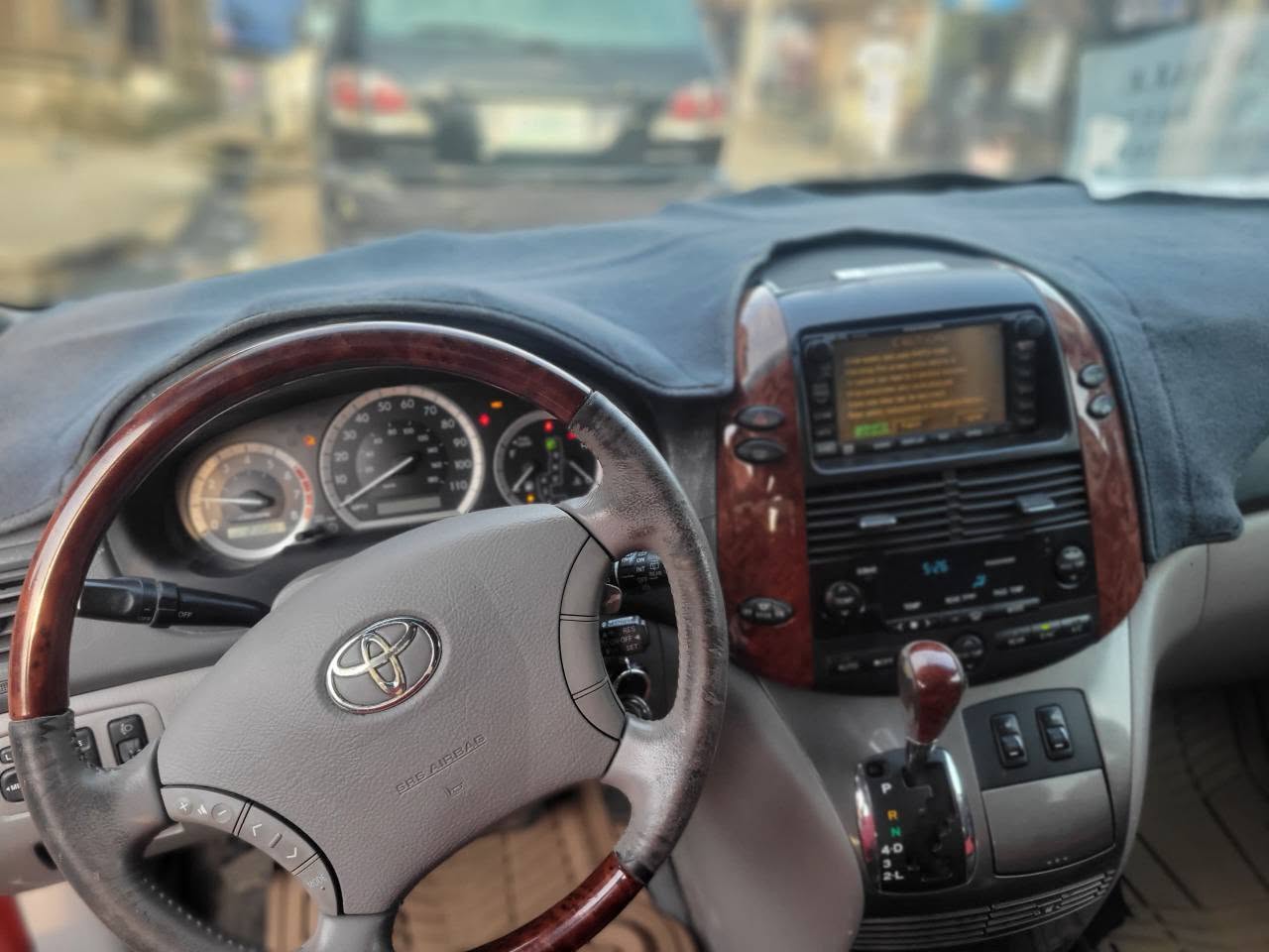 A picture of Toyota sienna