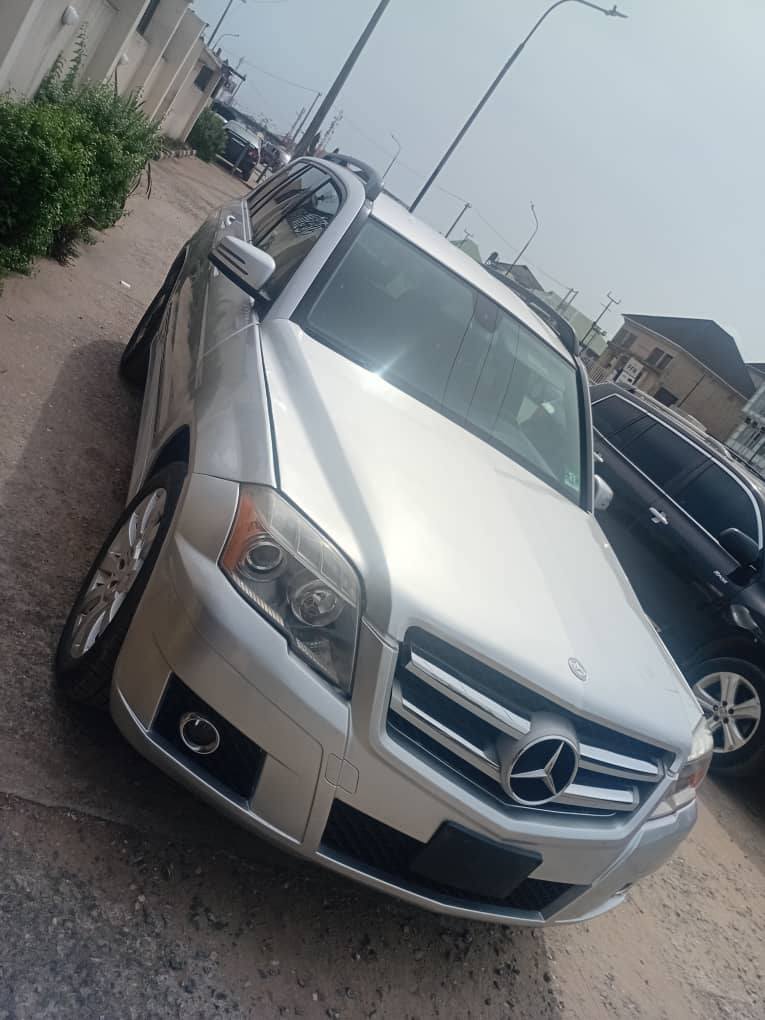 A picture of Benz GLK 2012....toks
