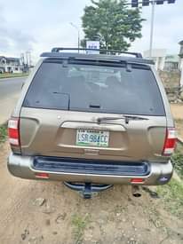 A picture of URGENT SALE Clean Reg 01 Nissan Pathfinder with auxiliary gear