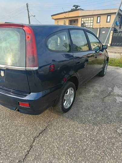 A picture of 2005 Honda Stream 3 row seat engine gear ac working