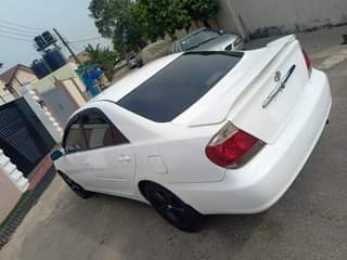 A picture of white clean Toyota camry 2006 forsale